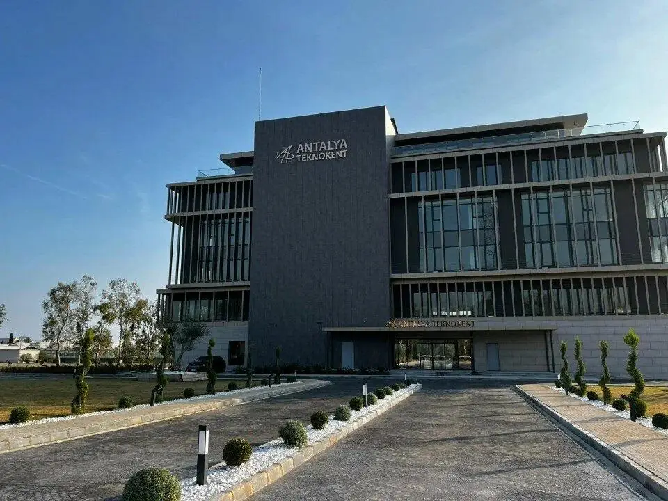 Antalya Teknokent idari bina ve girişim merkezi